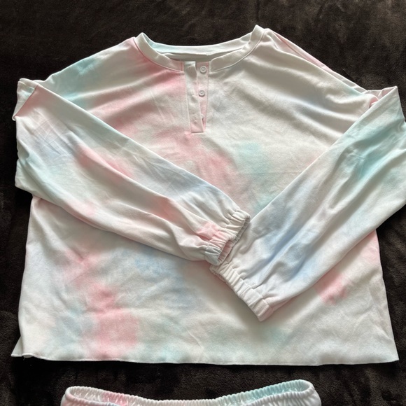 Matching Lounge Set - Picture 2 of 3